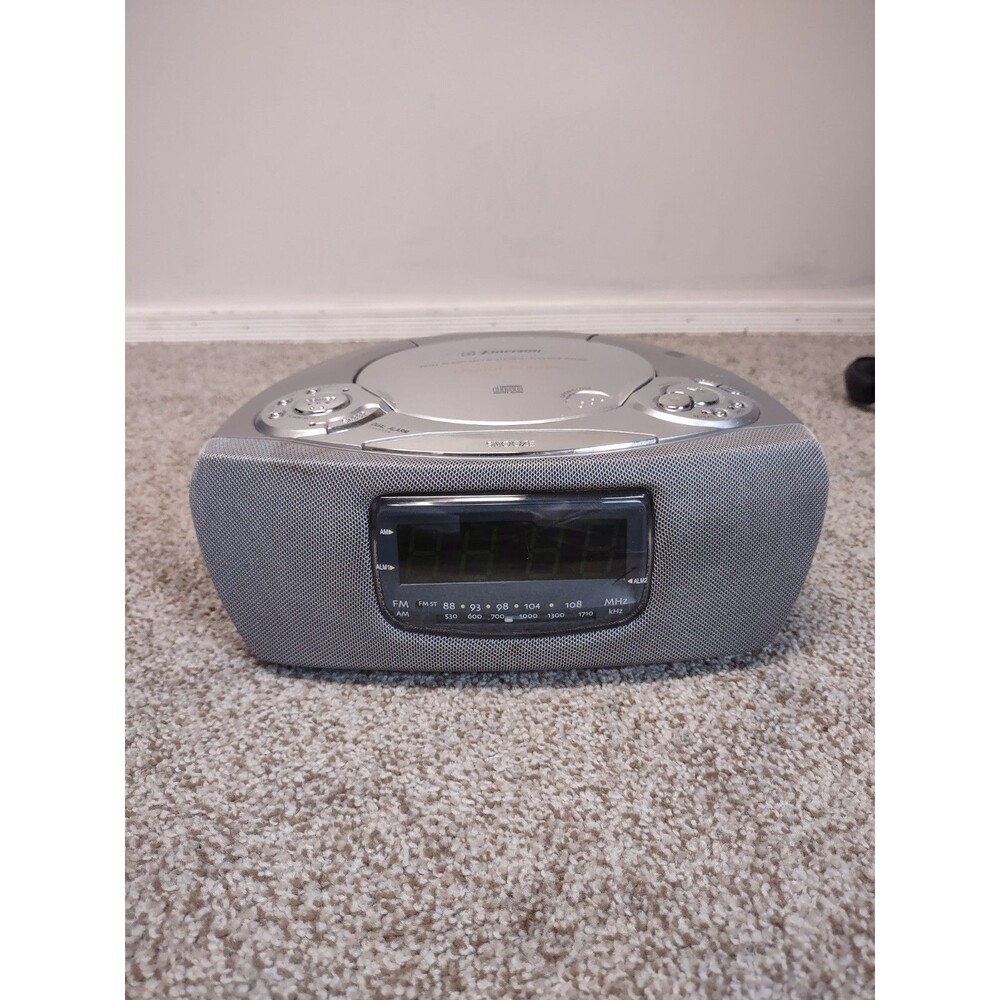 Emerson CKD9905 Dual Alarm AM/FM Stereo CD Clock Radio Silver Tested